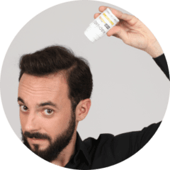 Antes de aplicar las fibras debe tener el cabello limpio y seco